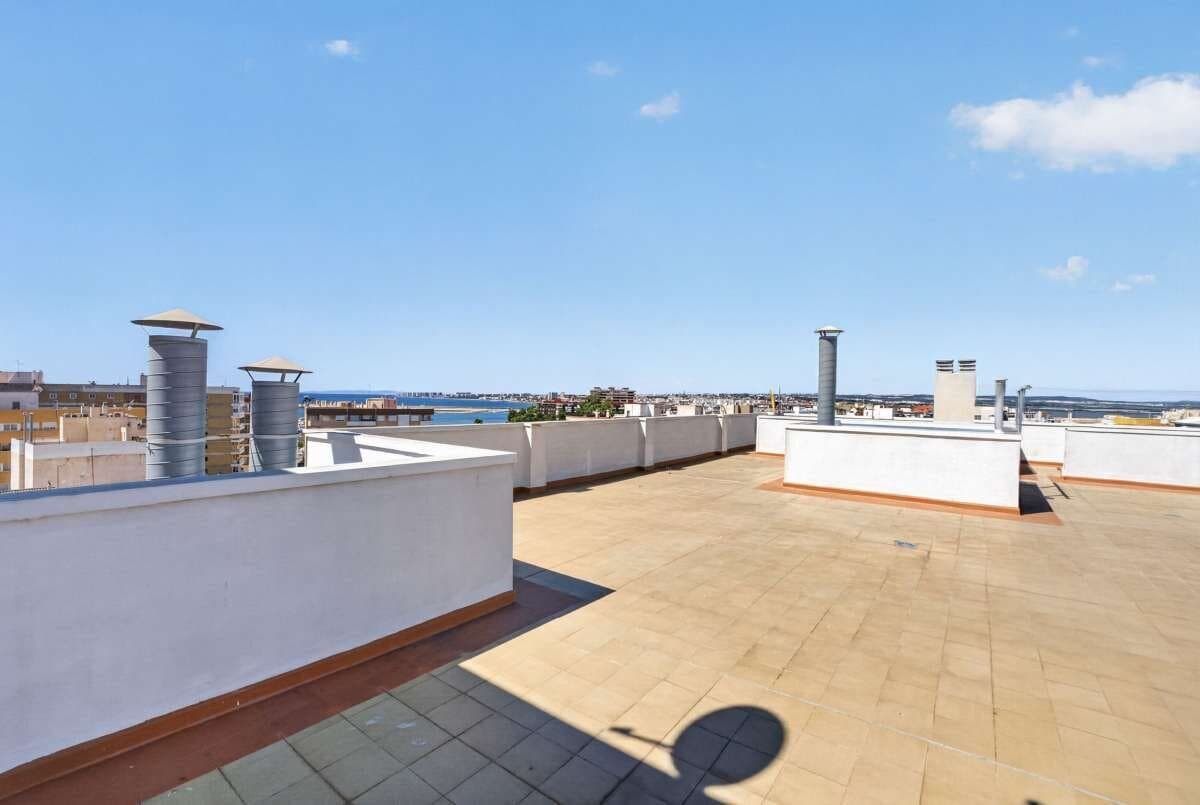 3-Bedroom Apartment in Centro, Torrevieja - 19