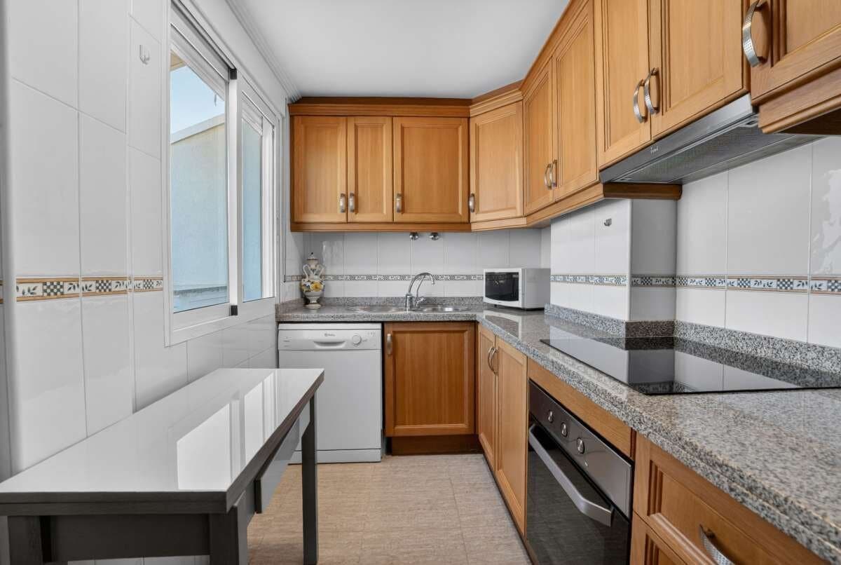 3-Bedroom Apartment in Centro, Torrevieja - 3