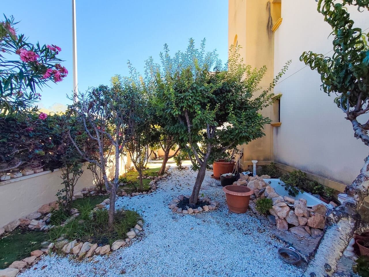 2-Bedroom Apartment in Lomas de Cabo Roig, Orihuela Costa - 23