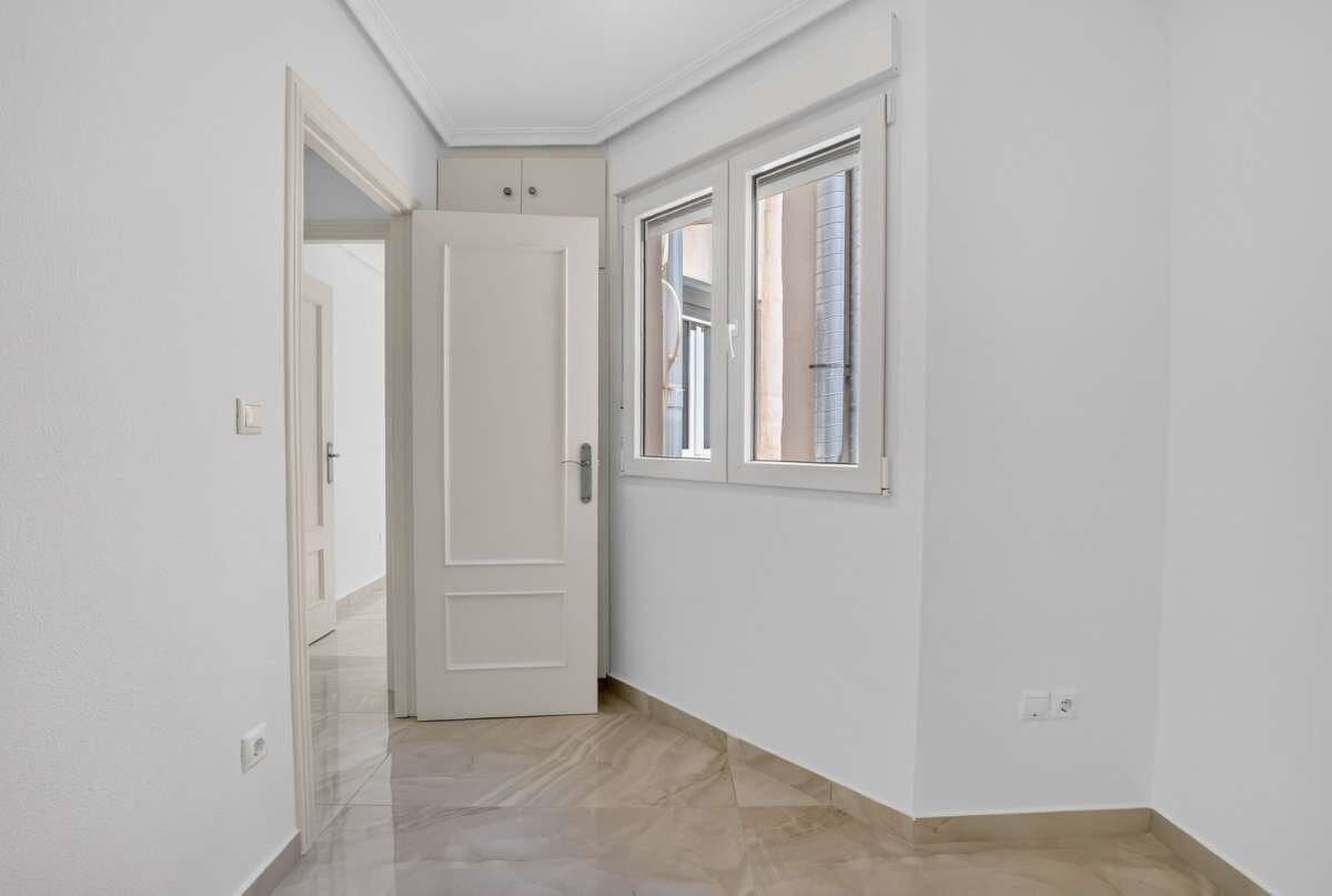 2-Bedroom Apartment in Centro, Torrevieja - 12