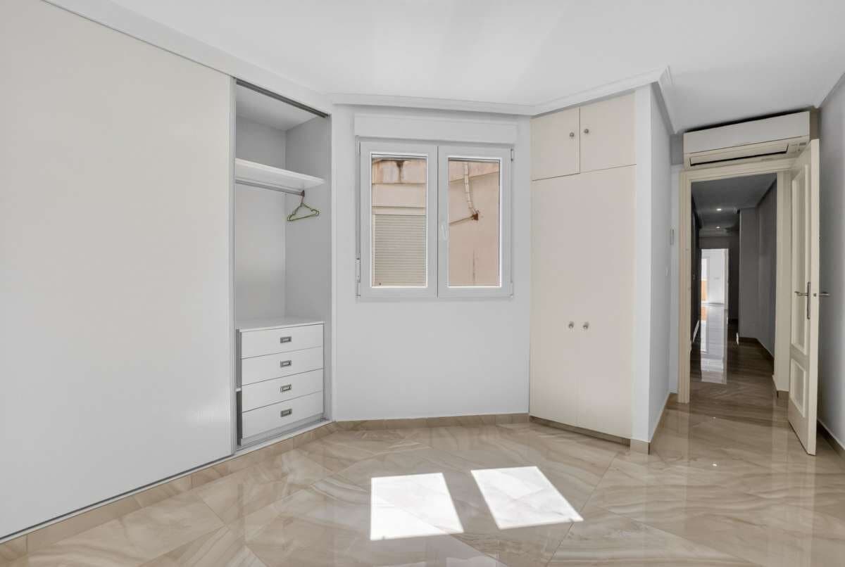 2-Bedroom Apartment in Centro, Torrevieja - 13