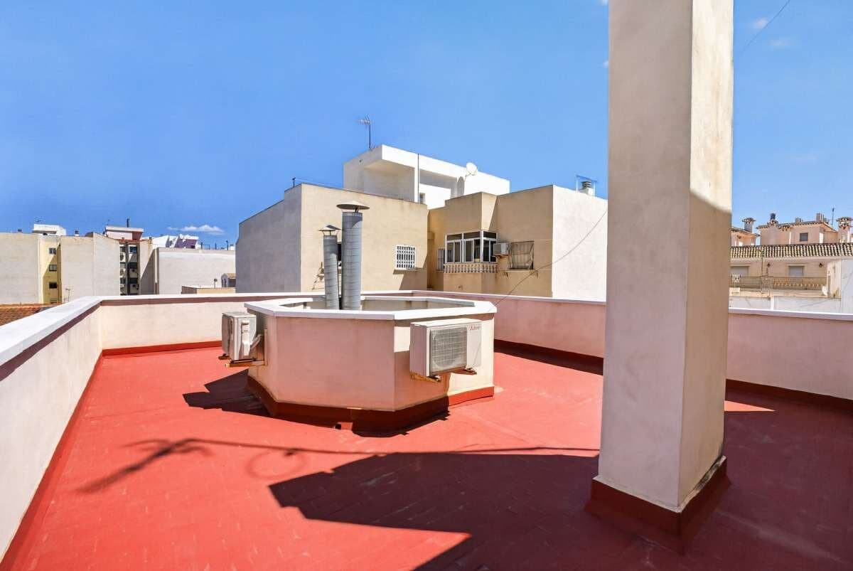 2-Bedroom Apartment in Centro, Torrevieja - 16