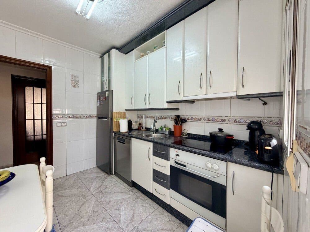 6-Bedroom Apartment in Torrevieja, Torrevieja - 8