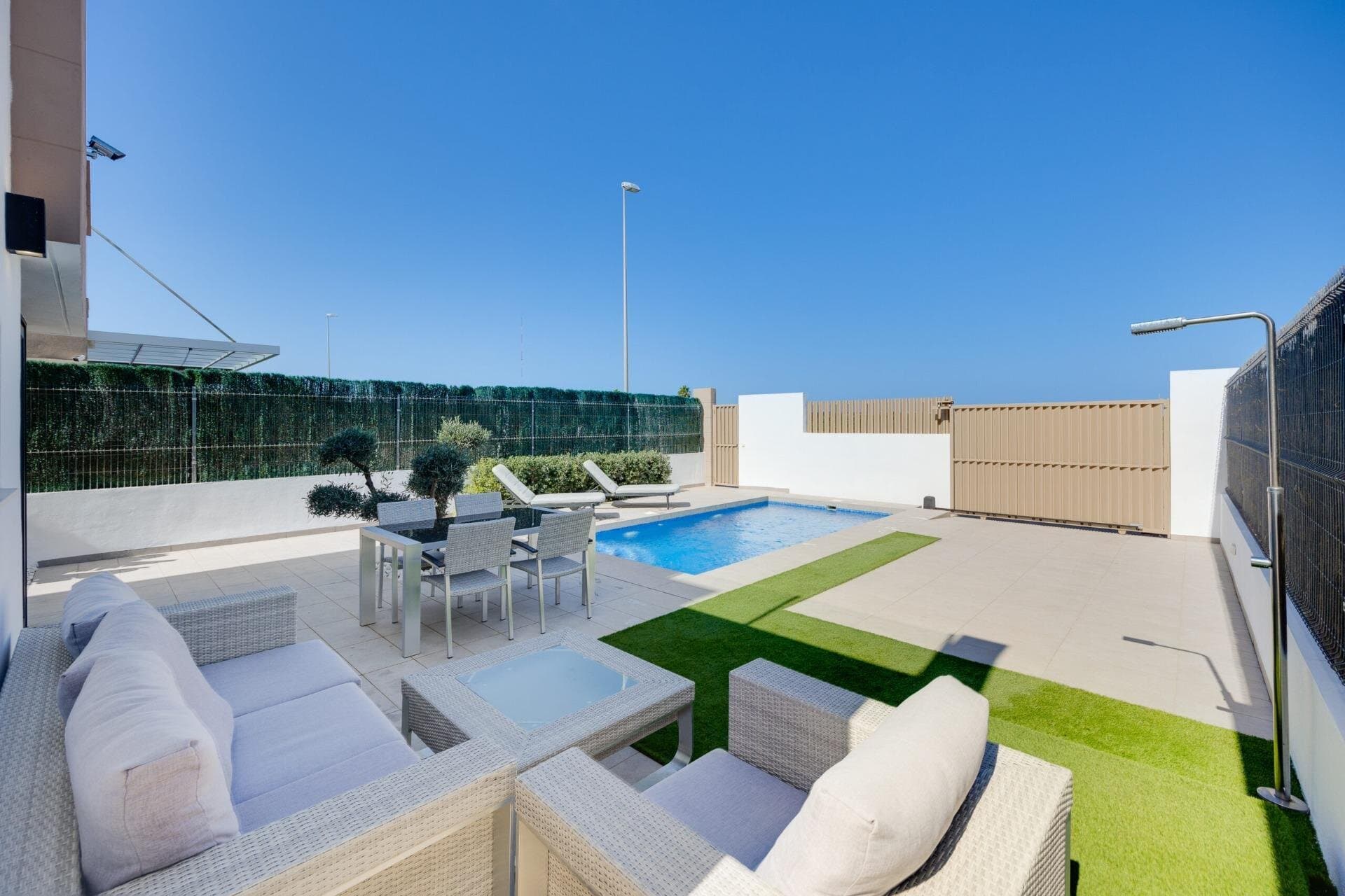 3-Bedroom Villa in El Raso, Guardamar del Segura - 2