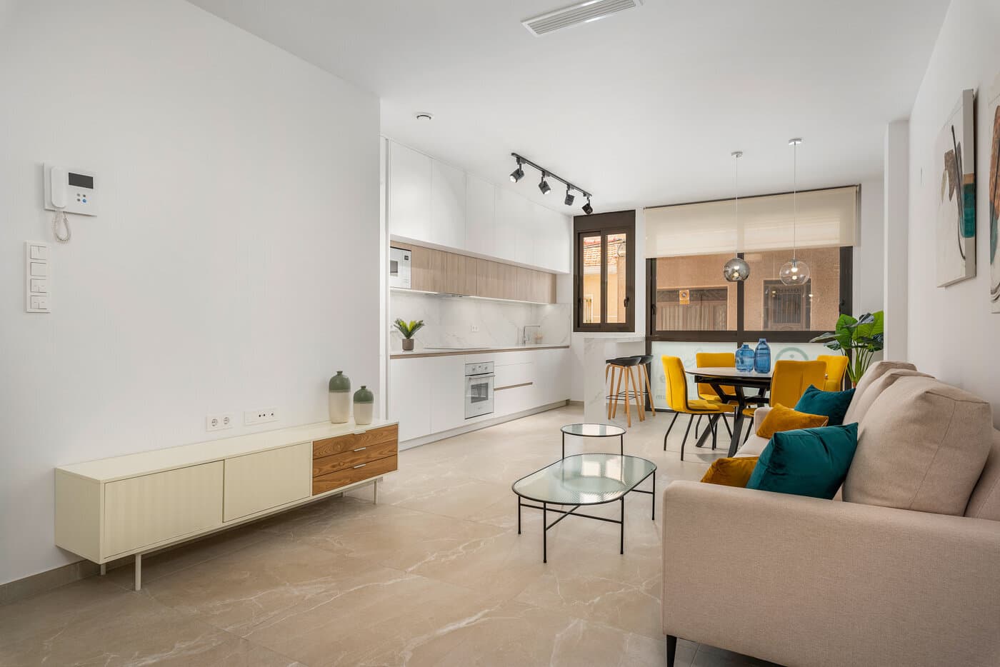 2-Bedroom Apartment in Torrevieja - 10