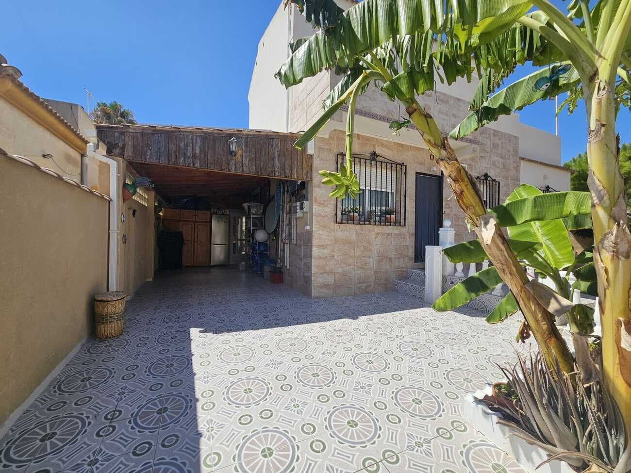 3-Bedroom Villa in Centro, Torrevieja - 2