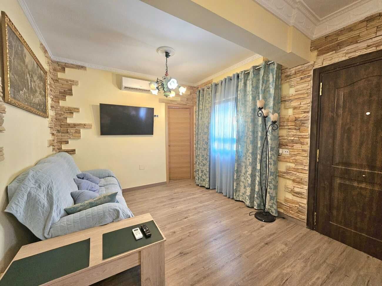 3-Bedroom Villa in Centro, Torrevieja - 6