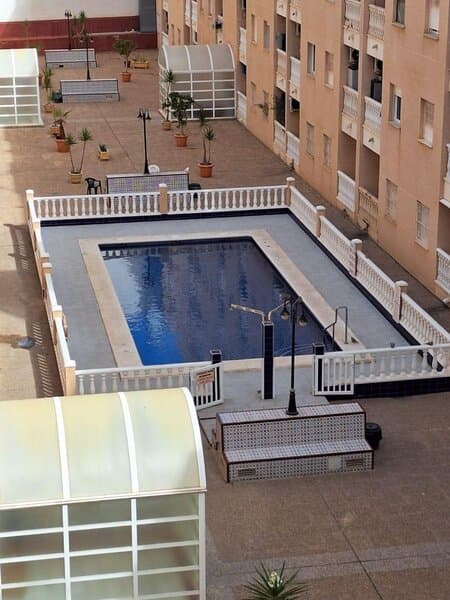Apartamento de 3 Dormitorios en Estacion de Autobuses, Torrevieja