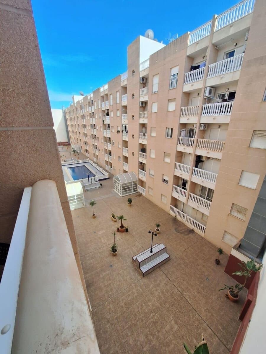 Apartamento de 3 Dormitorios en Estacion de Autobuses, Torrevieja - 20
