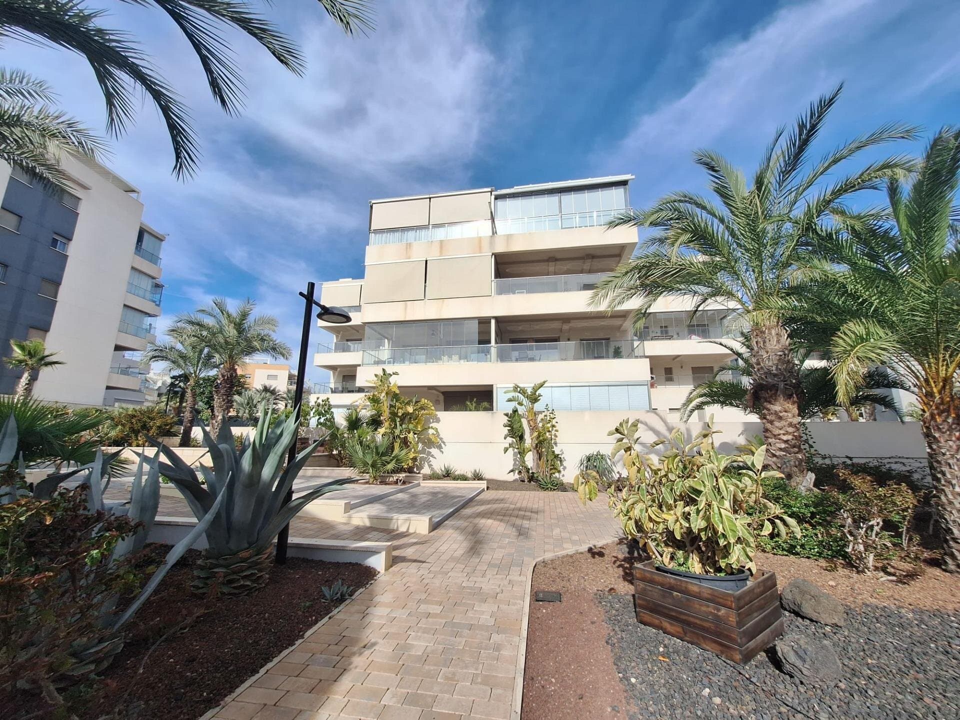3-Bedroom Apartment in Los Dolses, Orihuela Costa - 36
