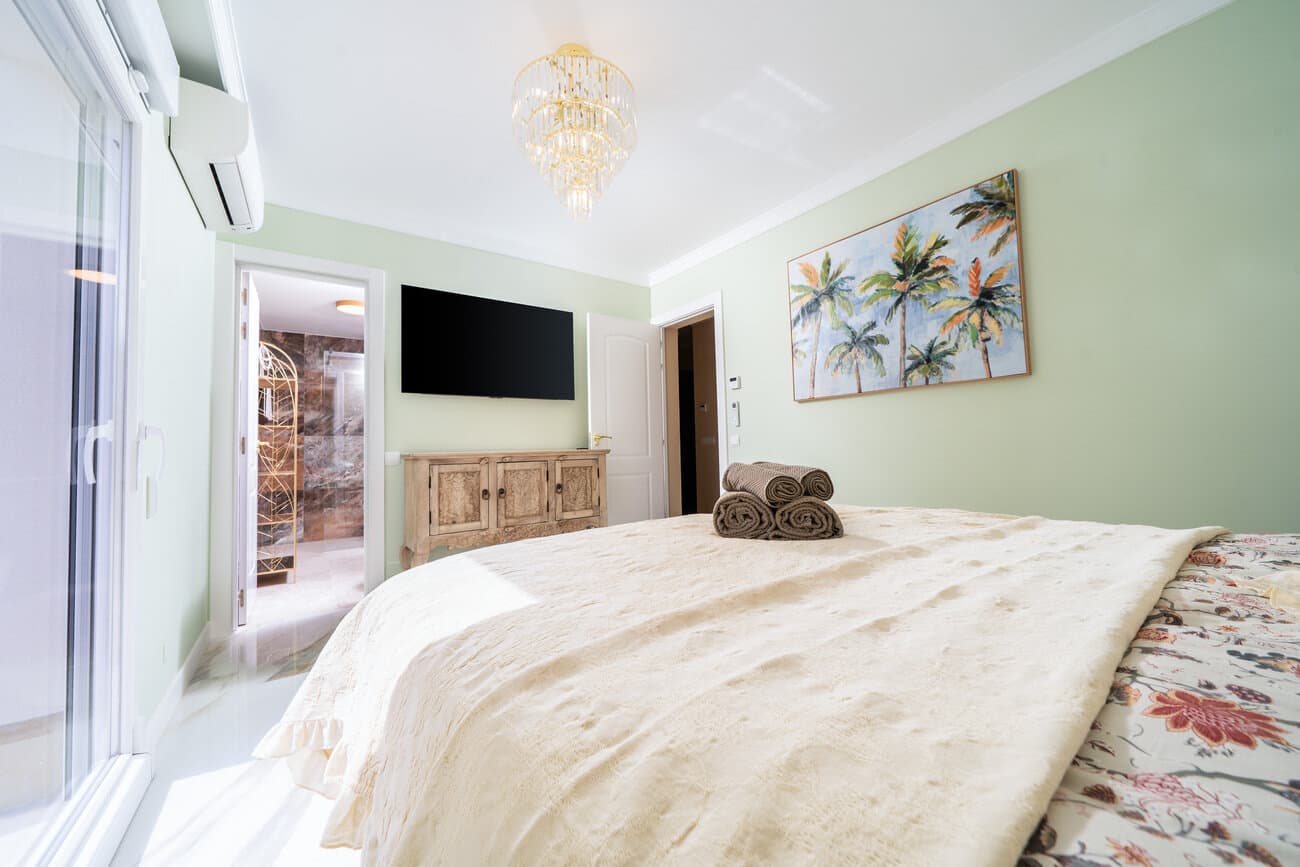 4-Bedroom Villa in La Siesta - El Salado - Torreta, Torrevieja - 10