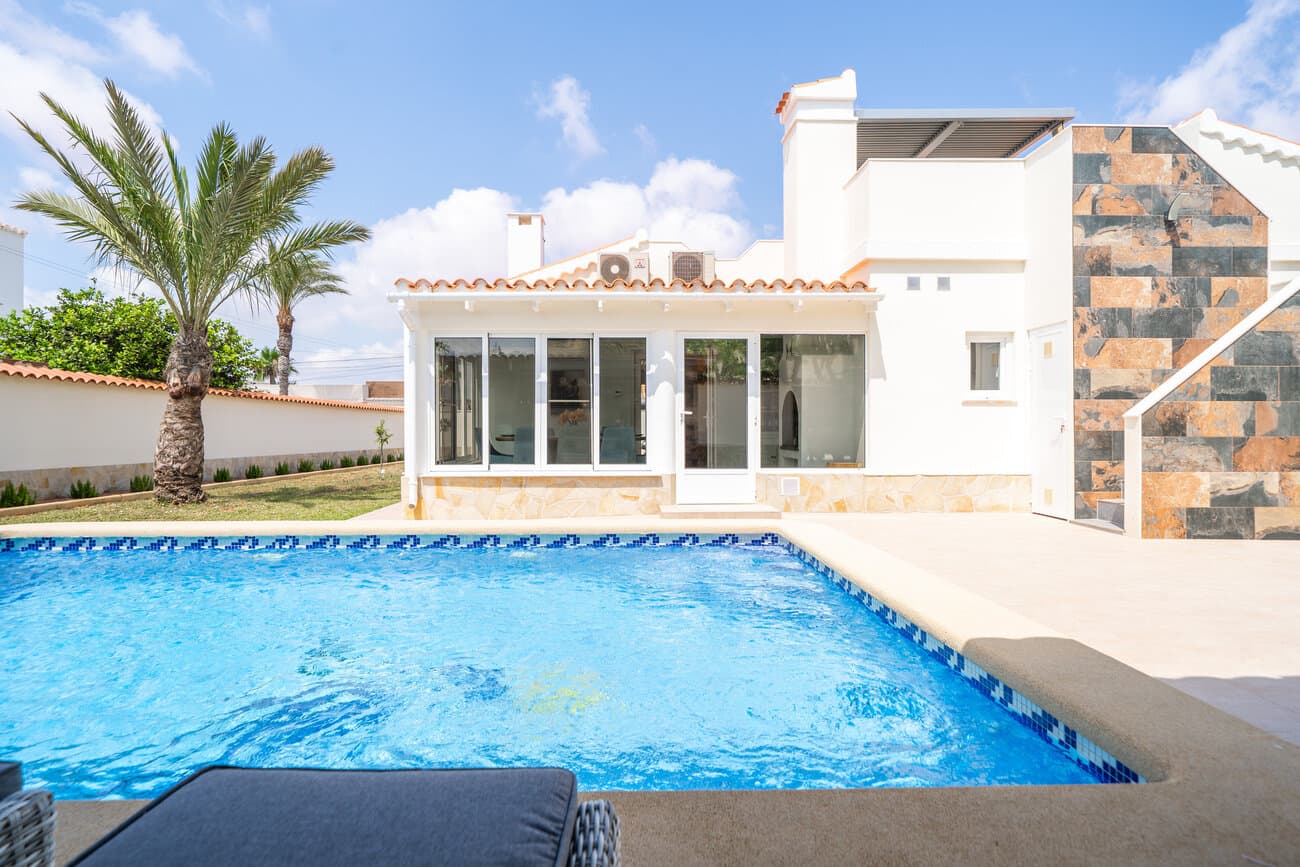 4-Bedroom Villa in La Siesta - El Salado - Torreta, Torrevieja - 28