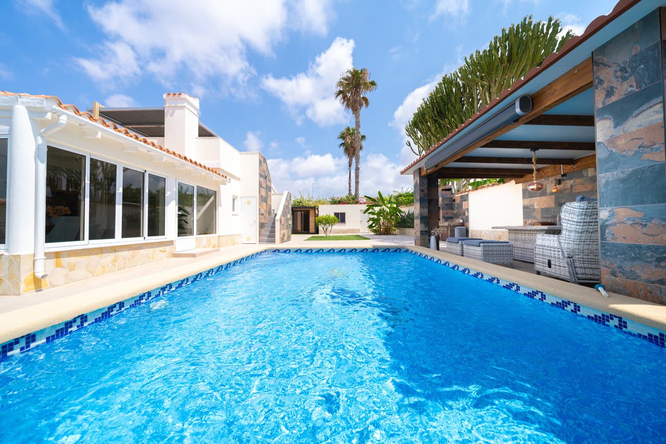 4-Bedroom Villa in La Siesta - El Salado - Torreta, Torrevieja - 32