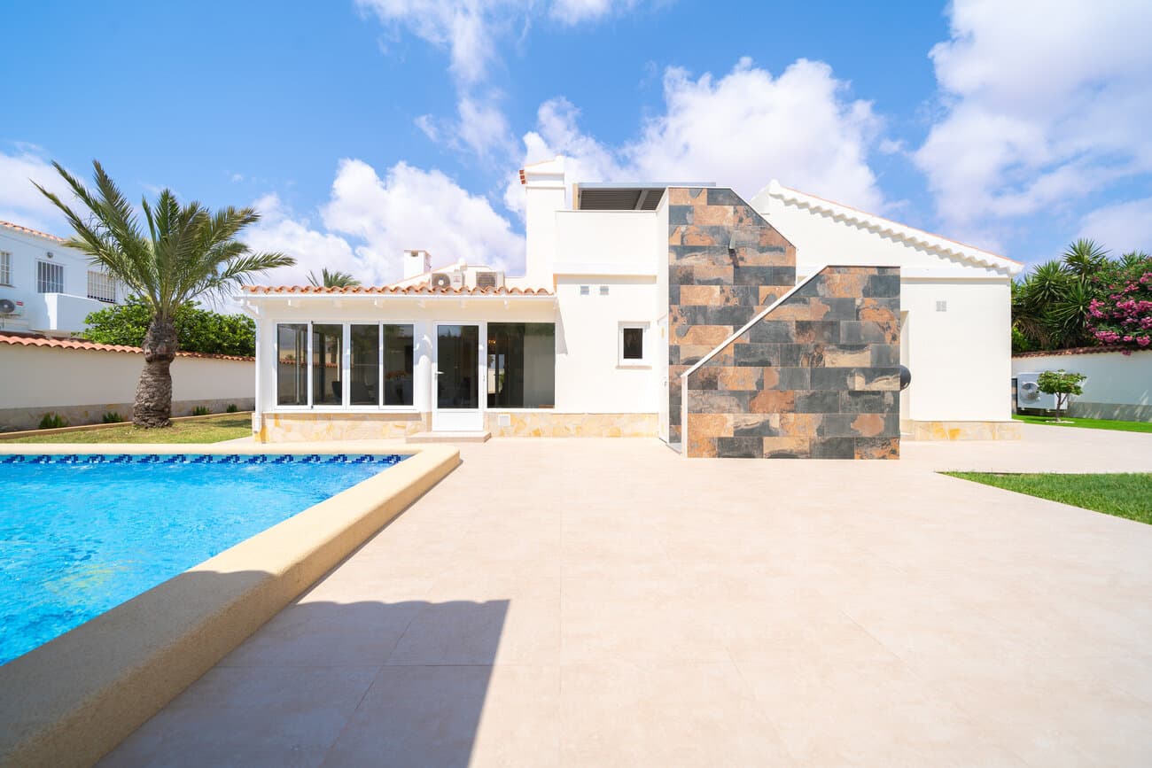 4-Bedroom Villa in La Siesta - El Salado - Torreta, Torrevieja - 34