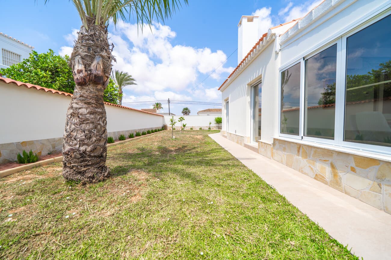 4-Bedroom Villa in La Siesta - El Salado - Torreta, Torrevieja - 42