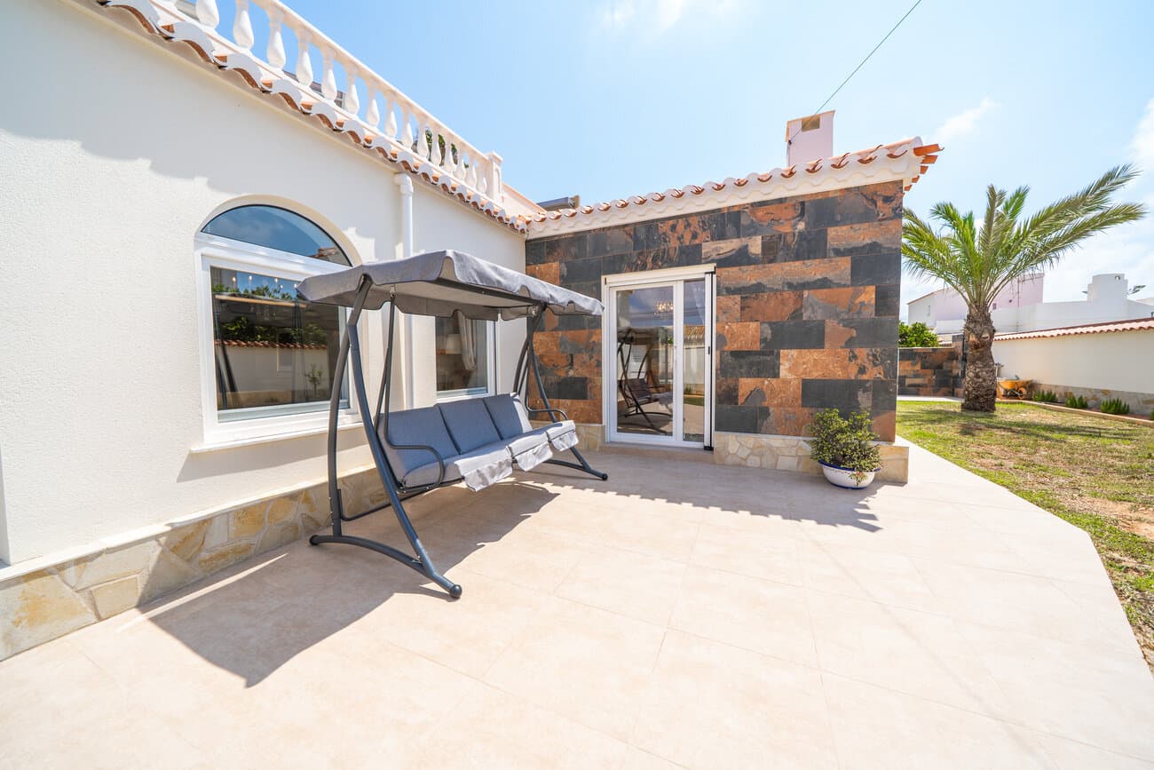 4-Bedroom Villa in La Siesta - El Salado - Torreta, Torrevieja - 44