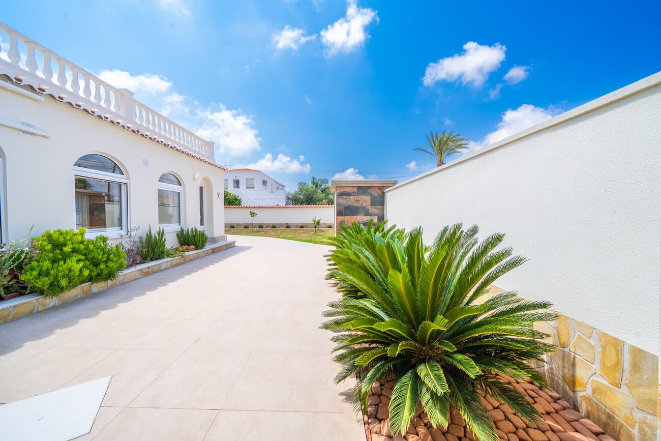 4-Bedroom Villa in La Siesta - El Salado - Torreta, Torrevieja - 45