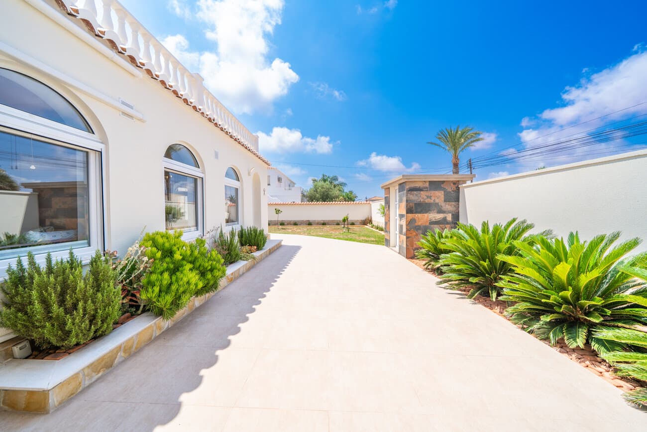4-Bedroom Villa in La Siesta - El Salado - Torreta, Torrevieja - 47