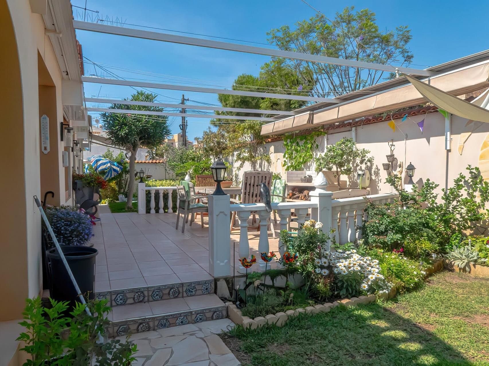 3-Bedroom Villa in Los Frutales, Torrevieja - 2