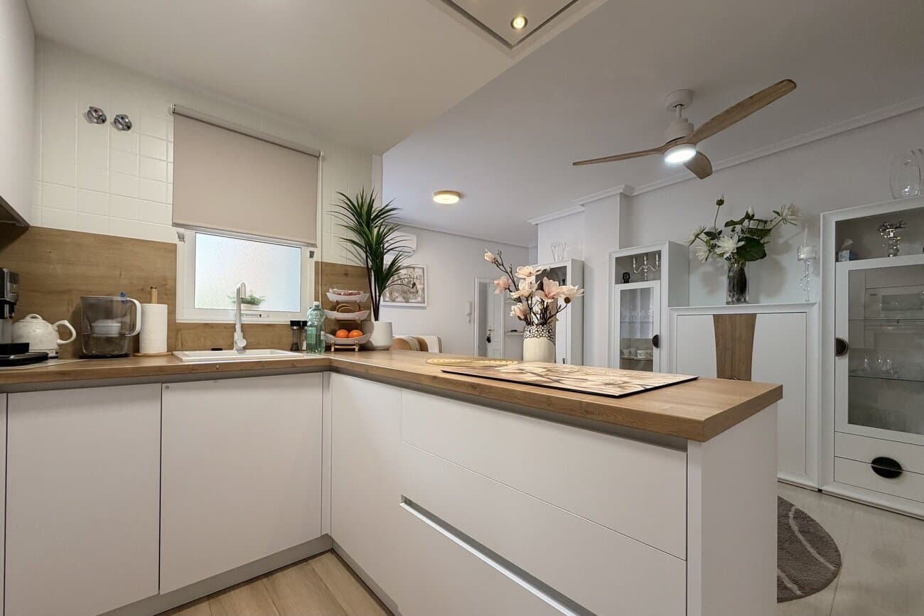 3-Bedroom Apartment in Torrevieja - 12