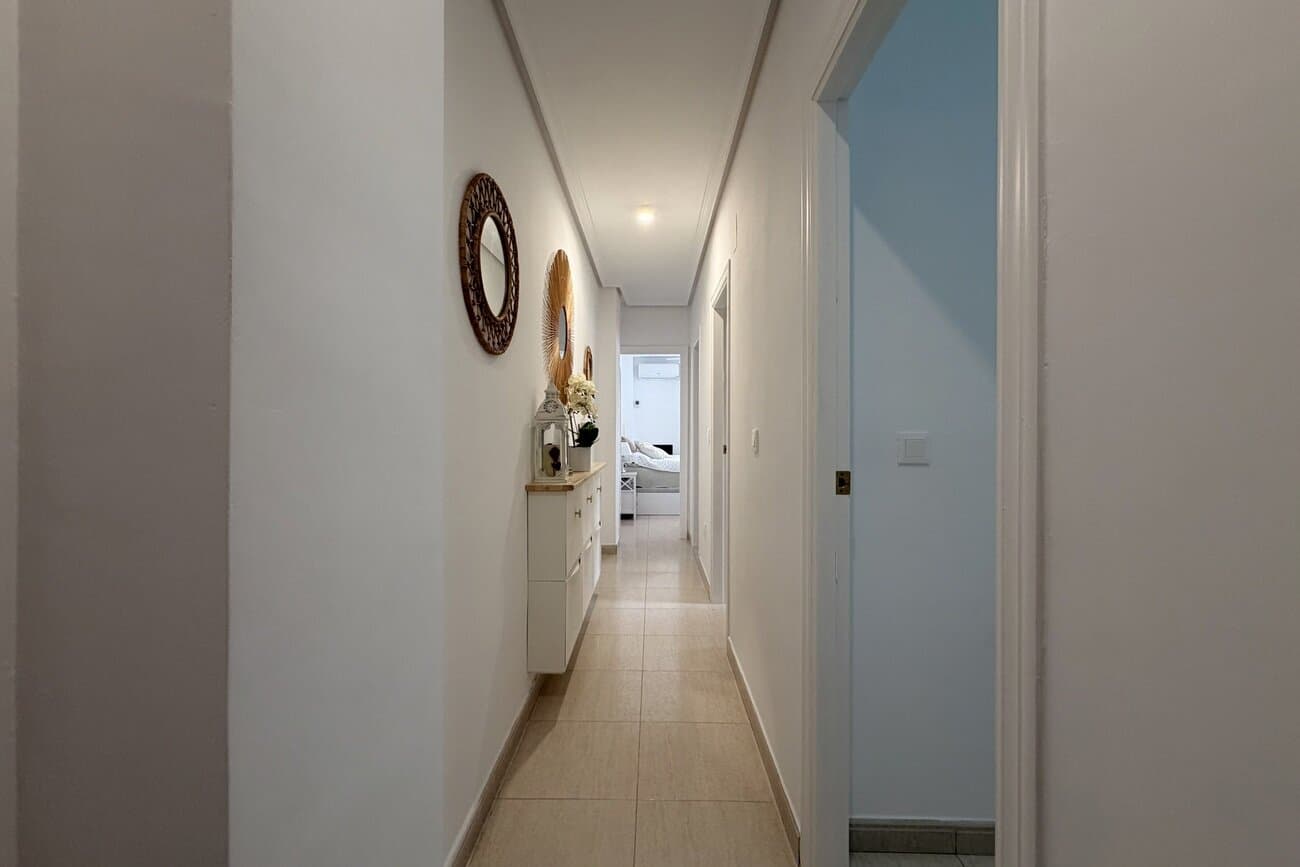 3-Bedroom Apartment in Torrevieja - 14