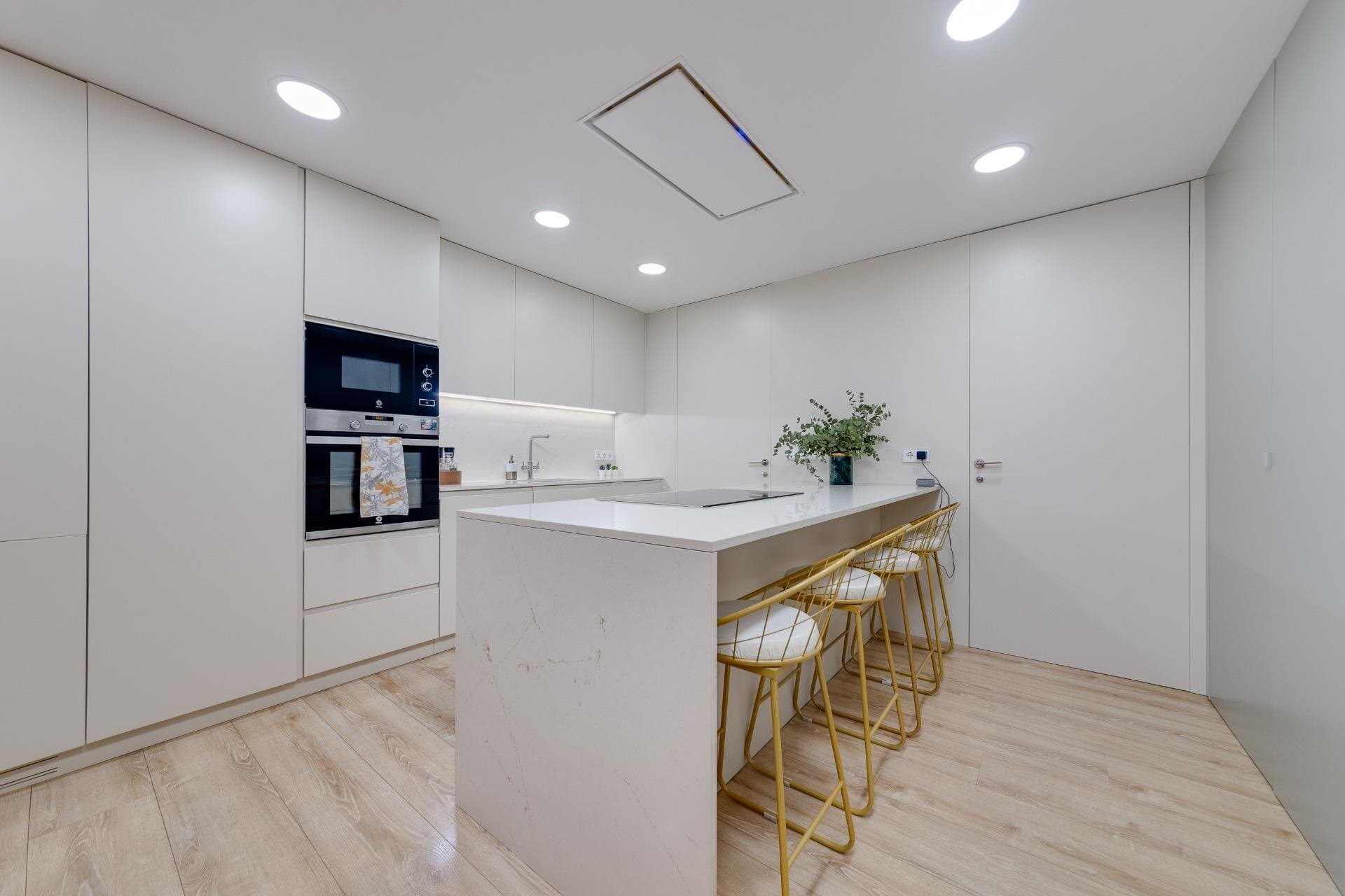 4-Bedroom Apartment in Torrevieja - 13