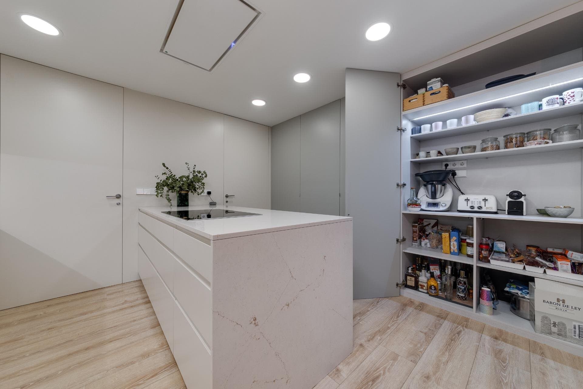 4-Bedroom Apartment in Torrevieja - 16