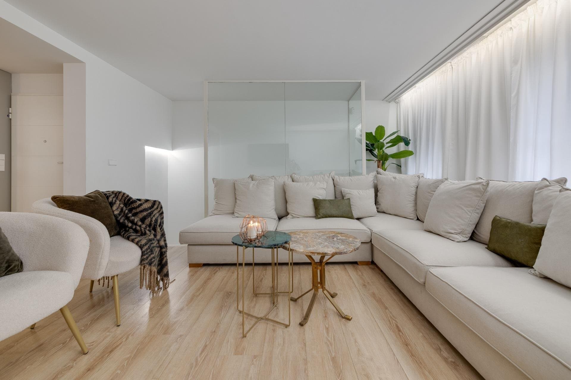 4-Bedroom Apartment in Torrevieja - 3