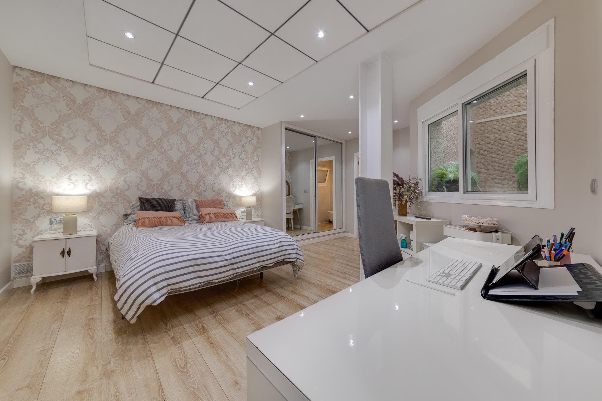 4-Bedroom Apartment in Torrevieja - 50