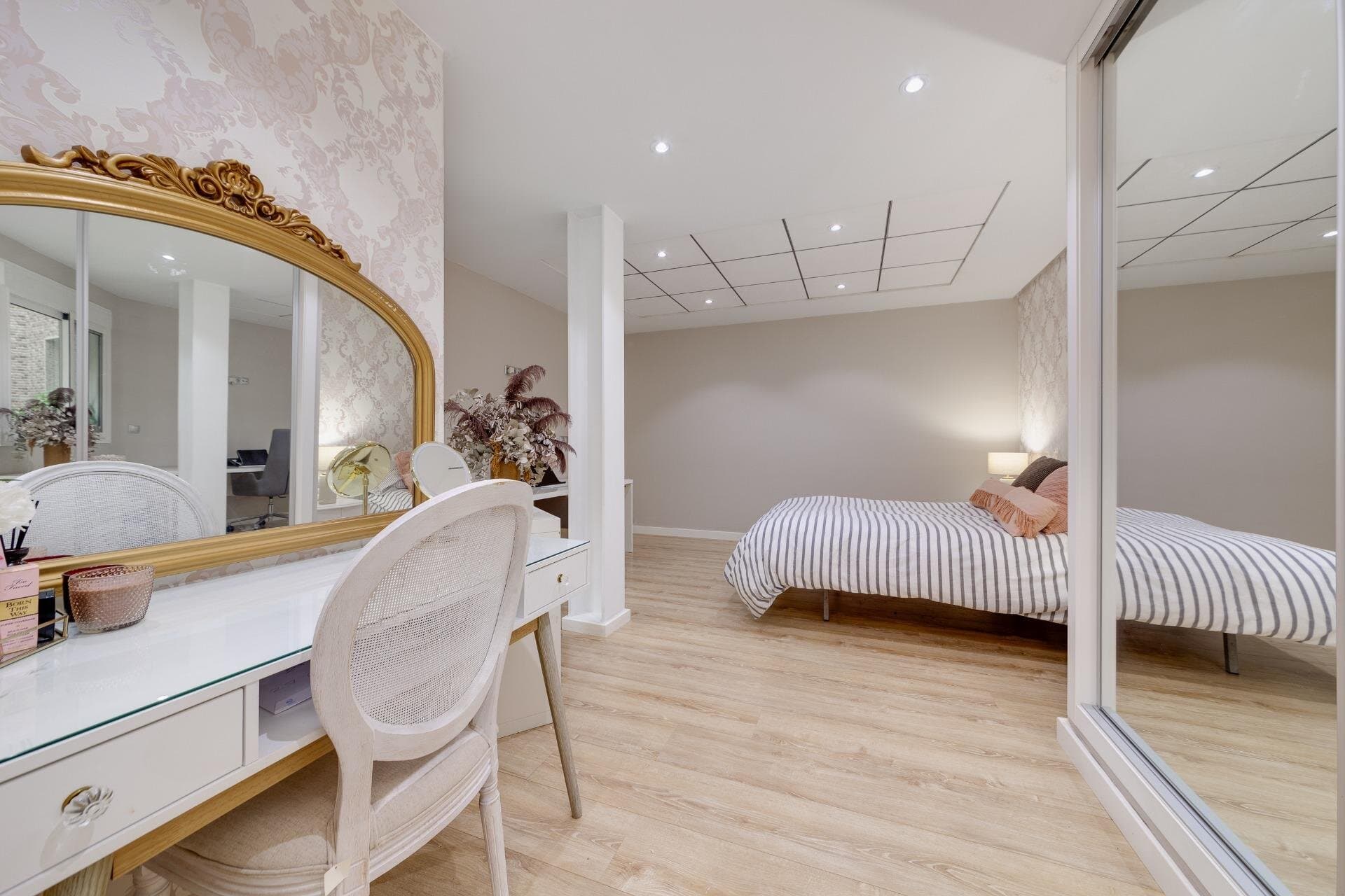 4-Bedroom Apartment in Torrevieja - 53