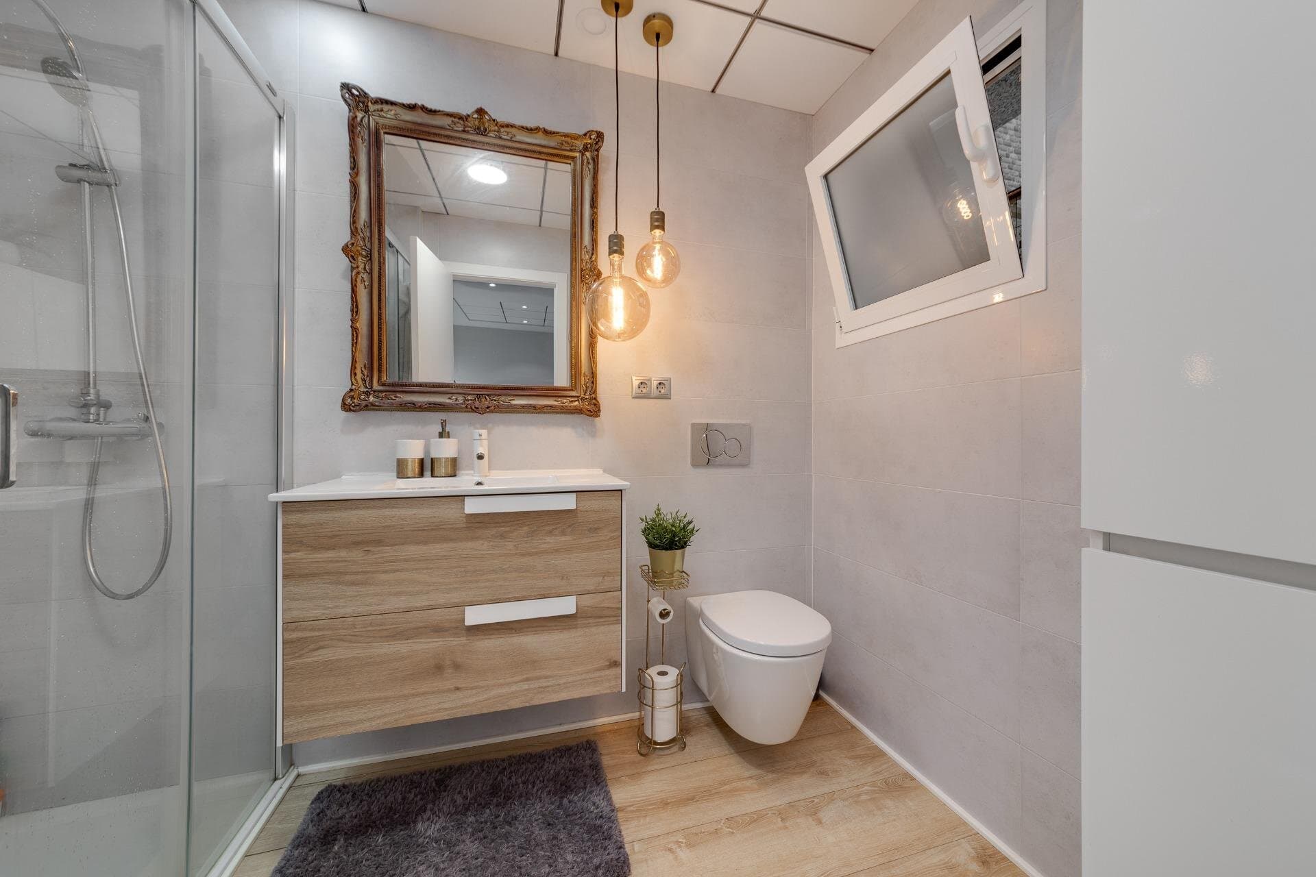 4-Bedroom Apartment in Torrevieja - 55