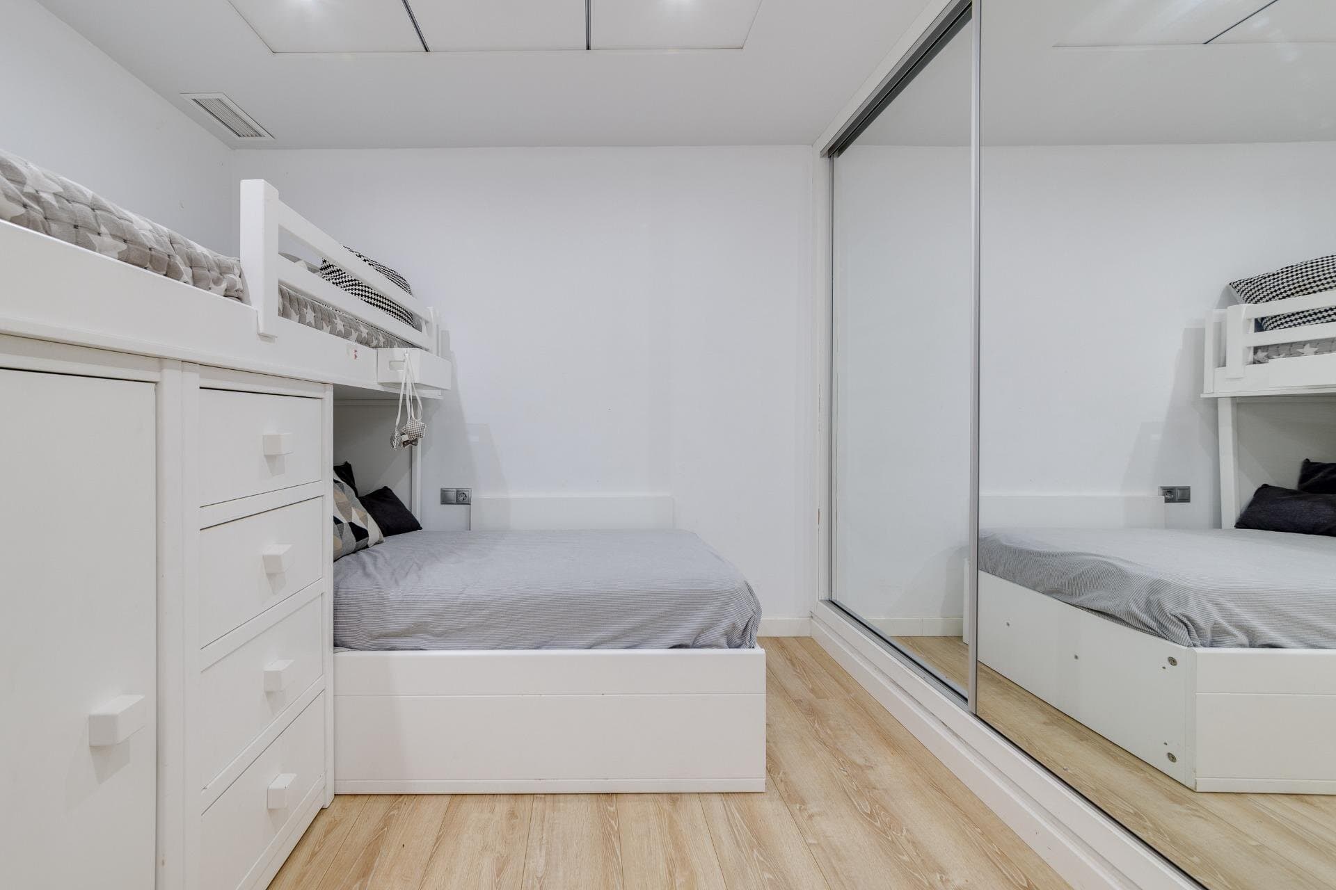 4-Bedroom Apartment in Torrevieja - 62