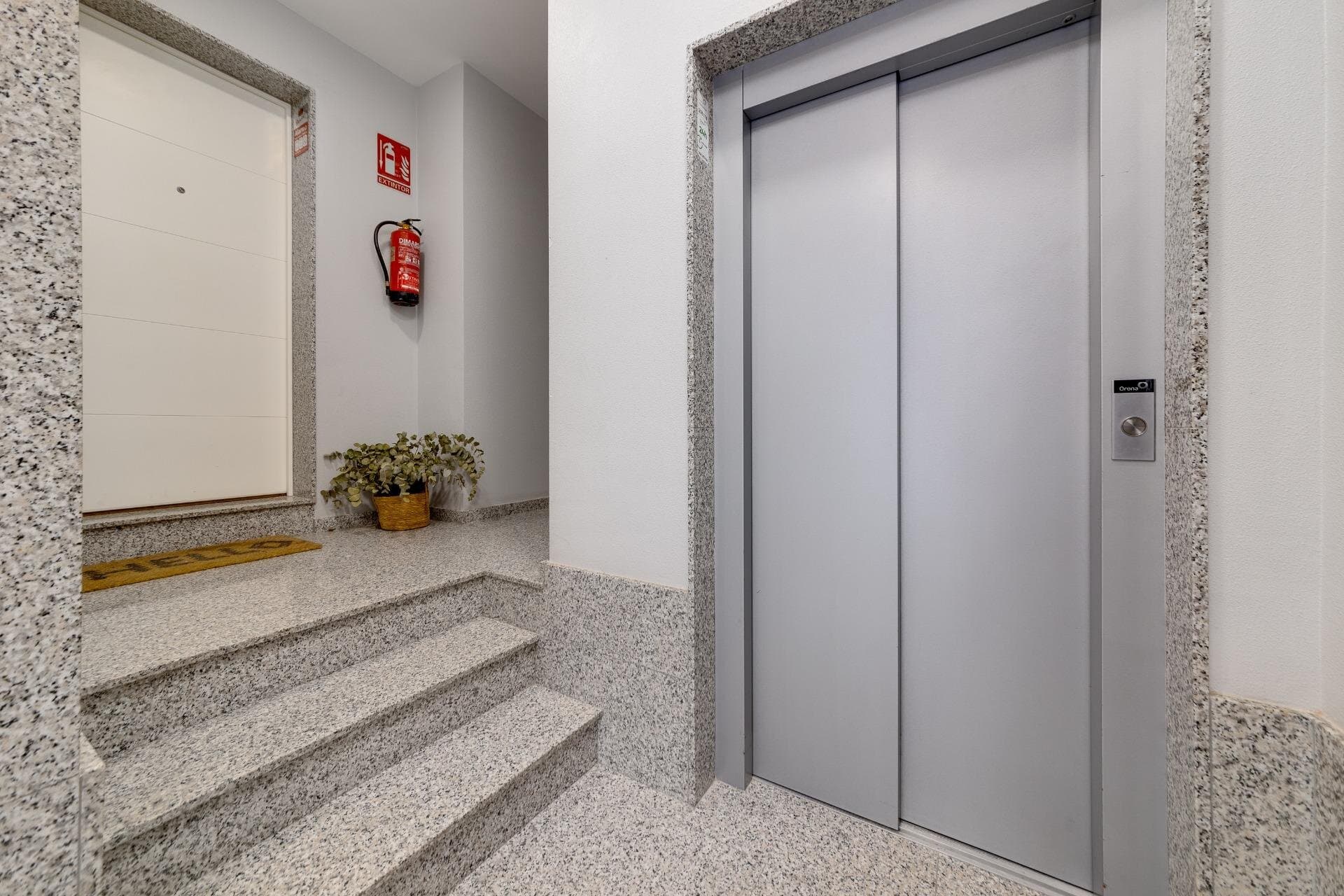 4-Bedroom Apartment in Torrevieja - 69