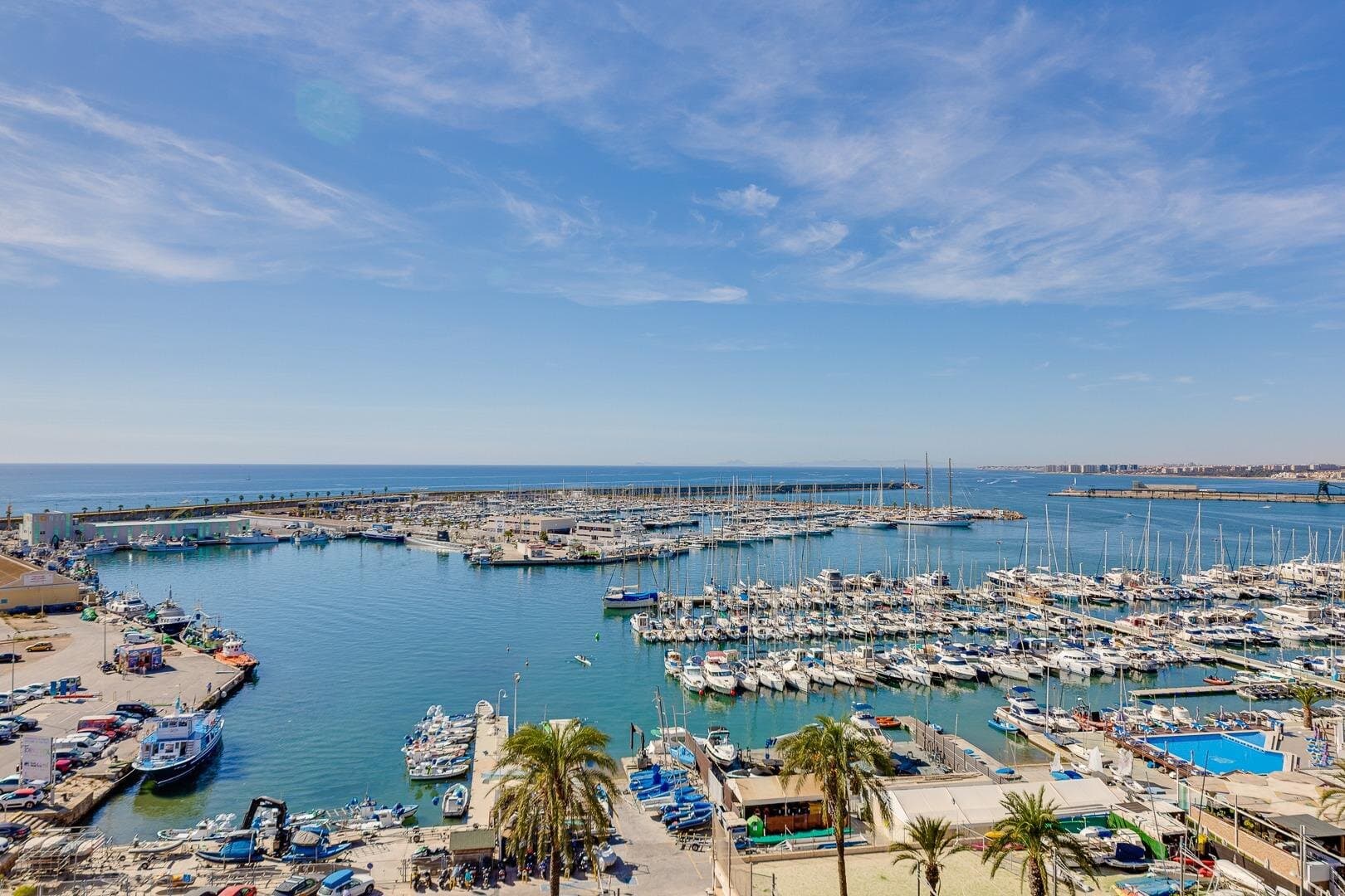 4-Bedroom Apartment in Torrevieja - 81