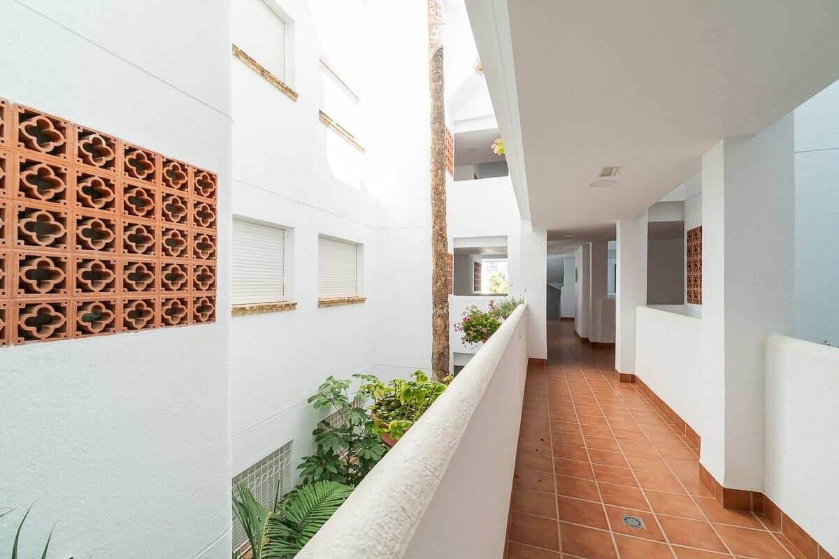 Apartamento de 2 Dormitorios en Villamartín-las Filipinas, Orihuela Costa - 34