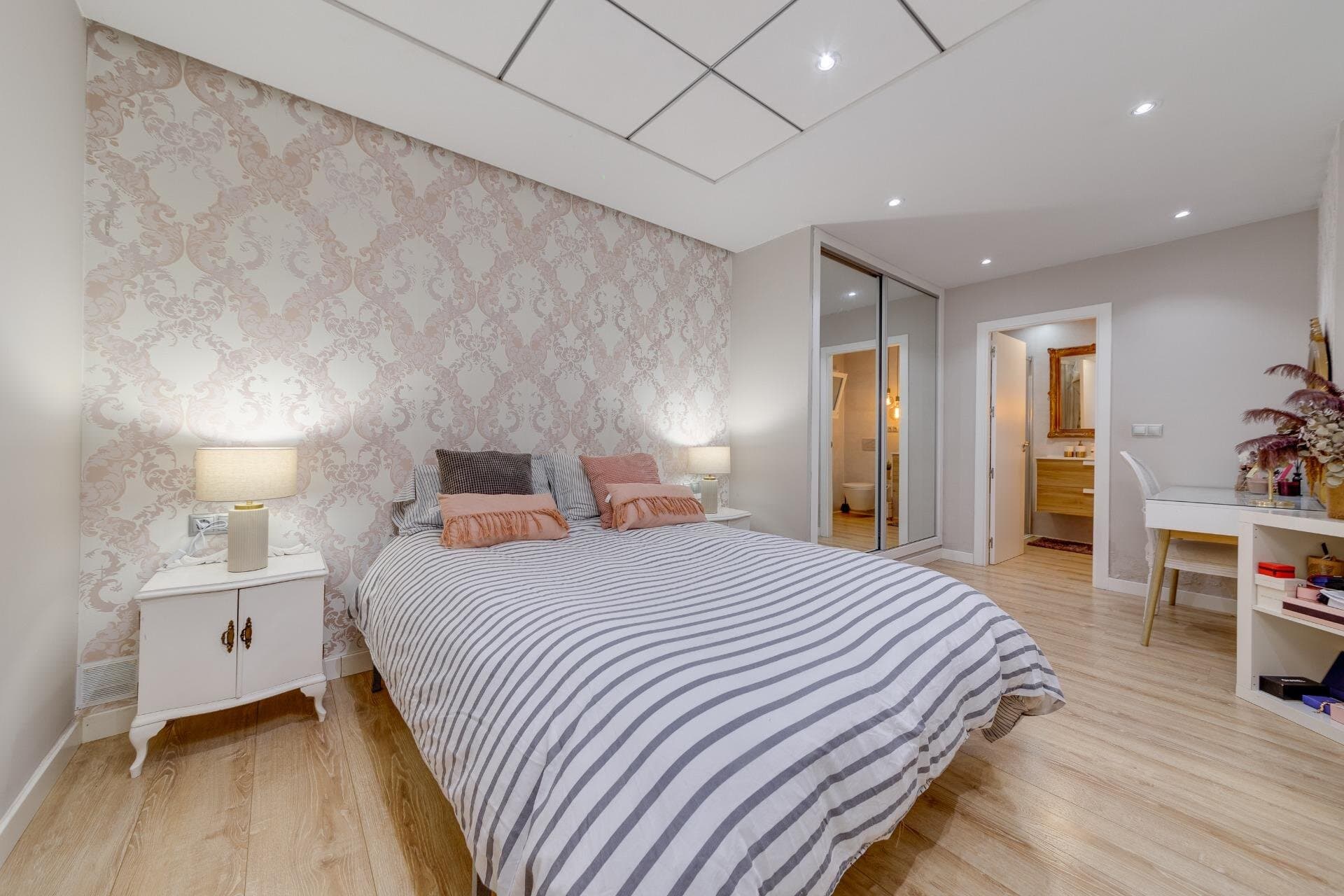 4-Bedroom Apartment in Estacion de Autobuses, Torrevieja - 49