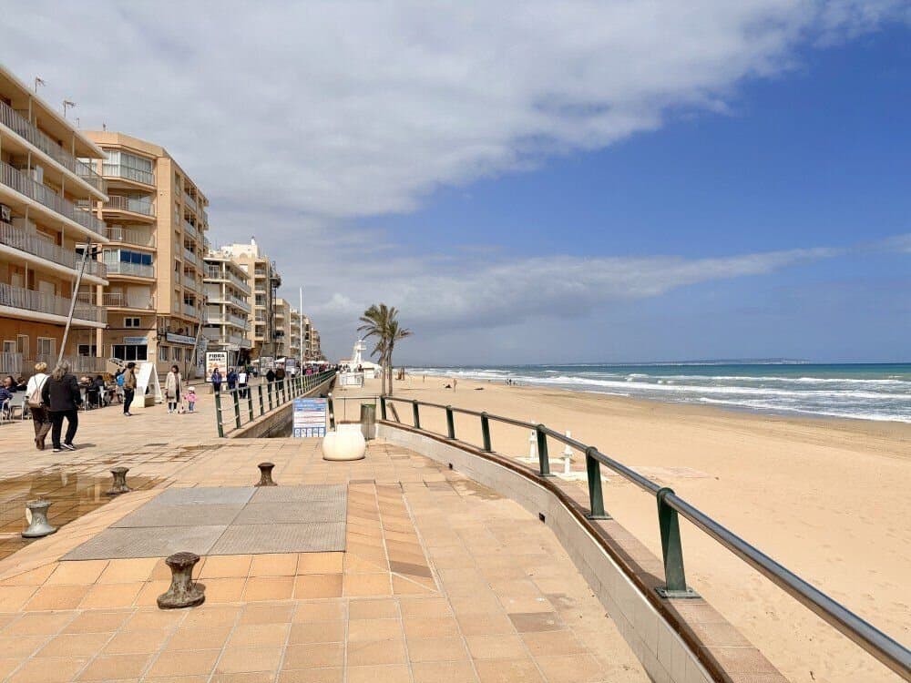 3-Bedroom Apartment in Pueblo, Guardamar del Segura - 12