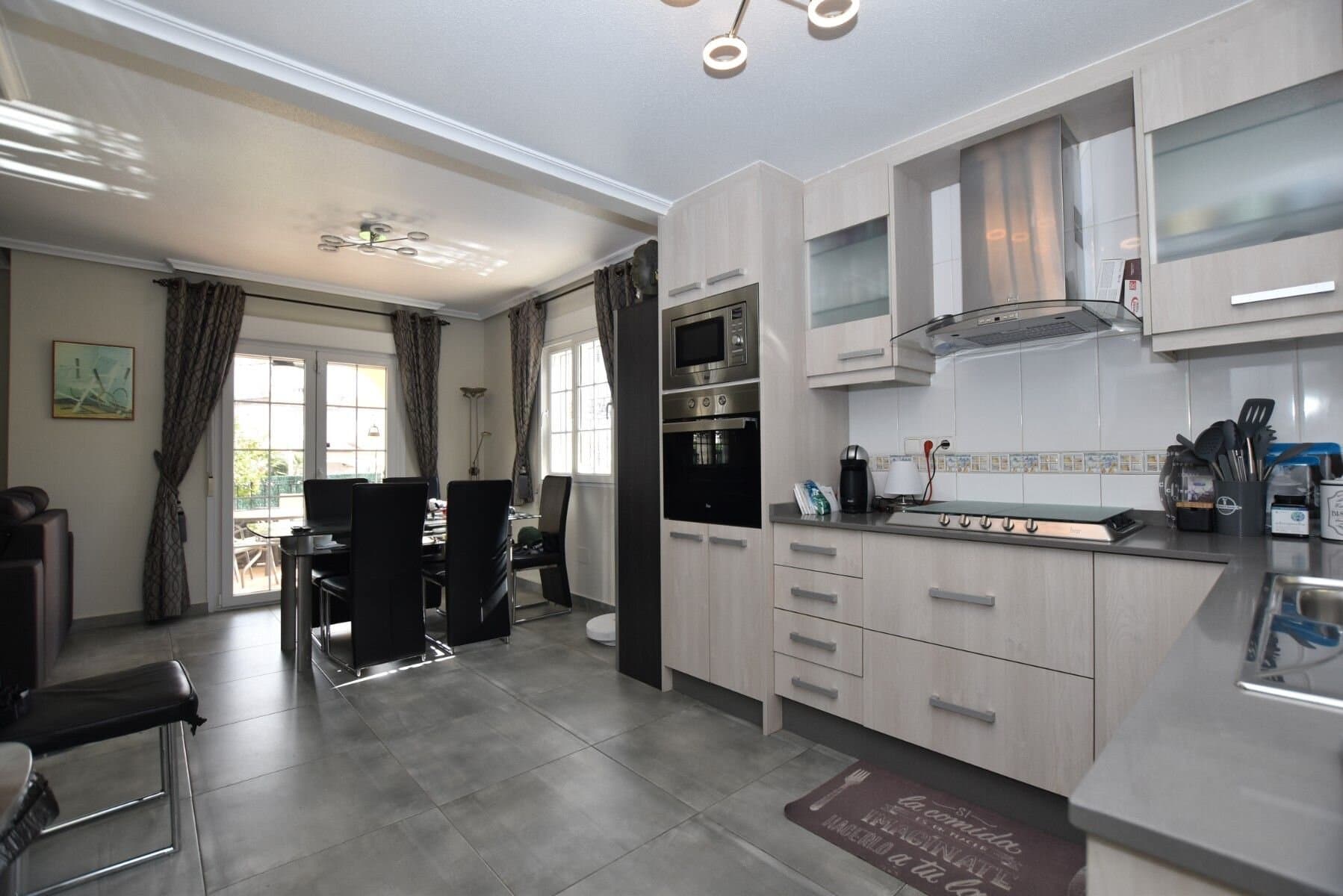 Villa de 3 Dormitorios en Lomas de Cabo Roig-los Dolses, Orihuela Costa - 4