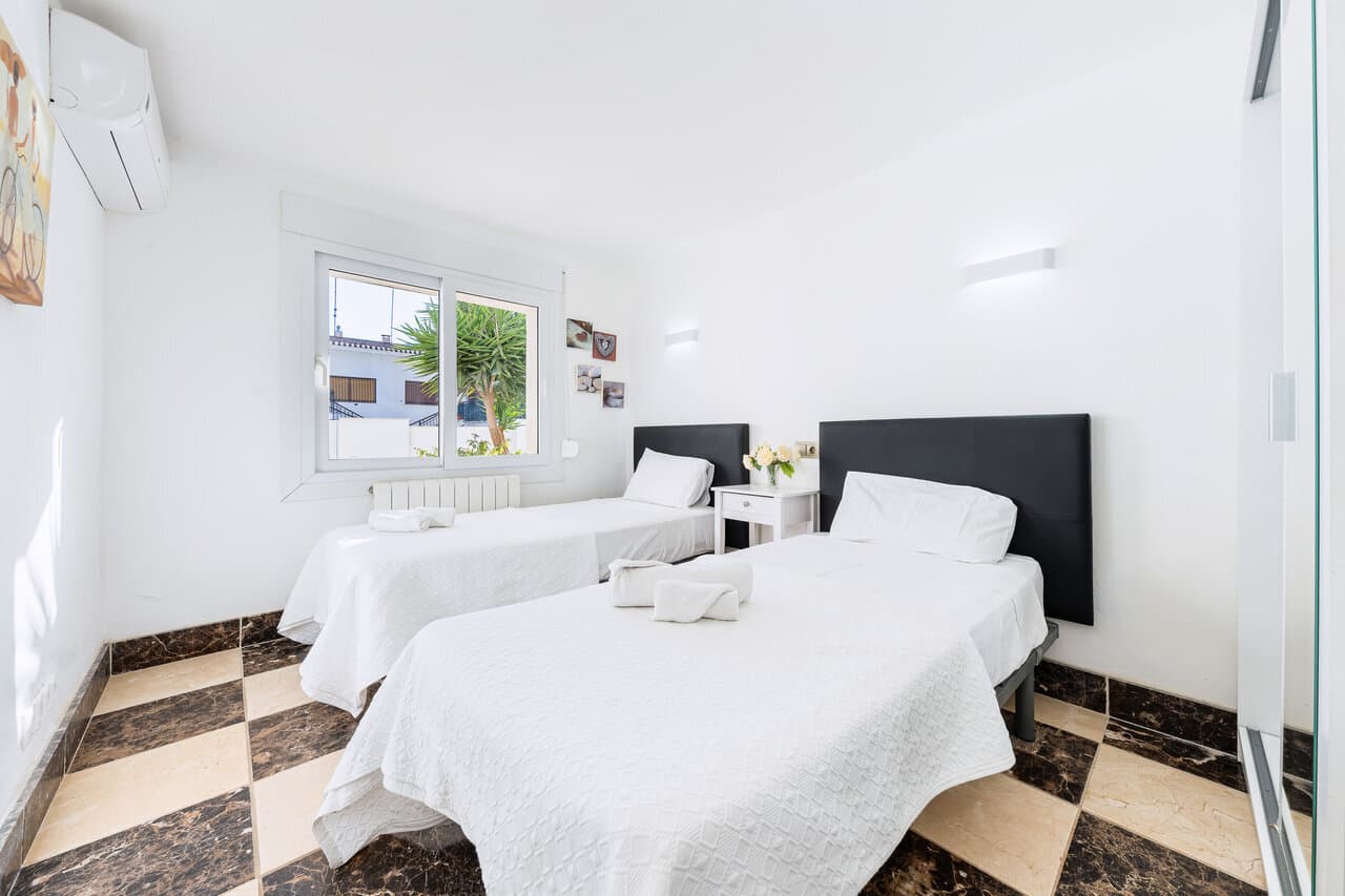 Villa de 7 Dormitorios en Campoamor, Orihuela Costa - 16