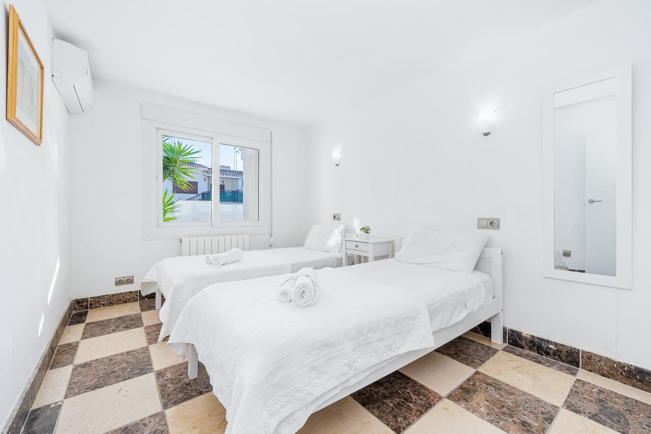 Villa de 7 Dormitorios en Campoamor, Orihuela Costa - 18