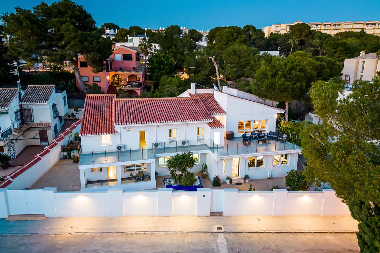 Villa de 7 Dormitorios en Campoamor, Orihuela Costa - 30