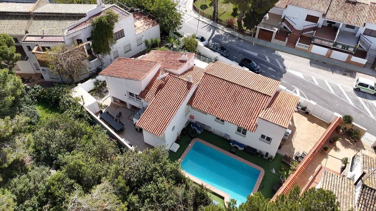 Villa de 7 Dormitorios en Campoamor, Orihuela Costa - 37