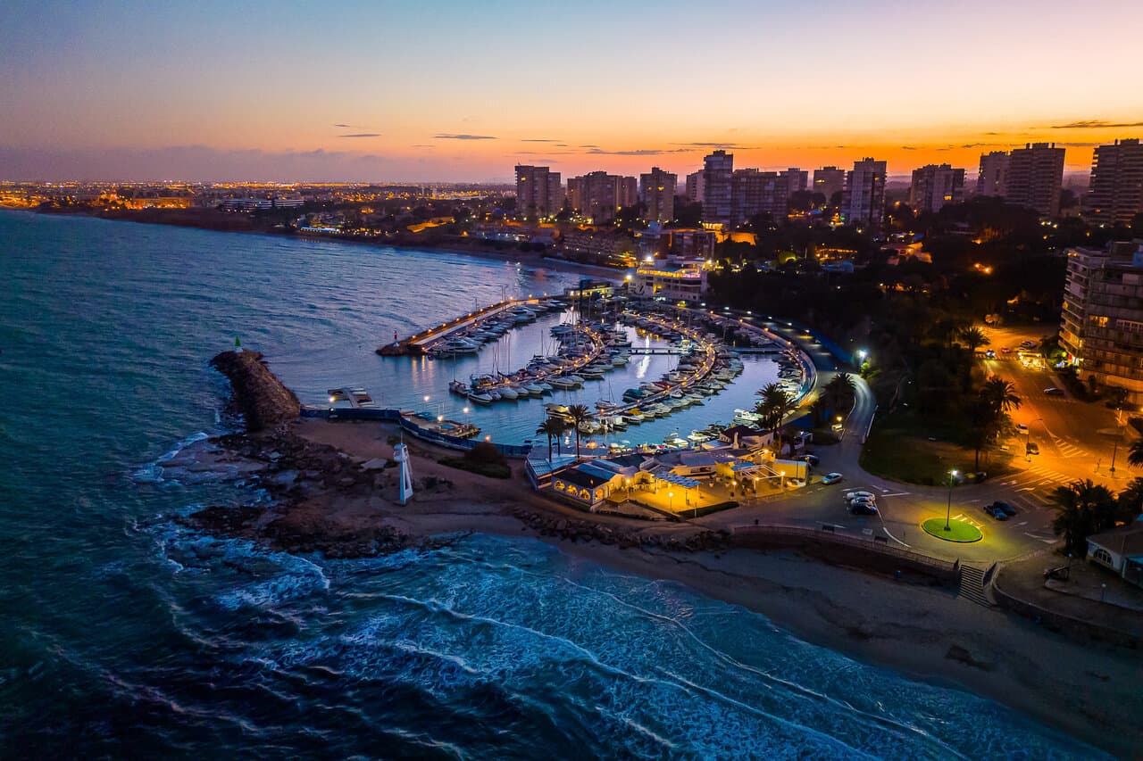 Villa de 7 Dormitorios en Campoamor, Orihuela Costa - 41