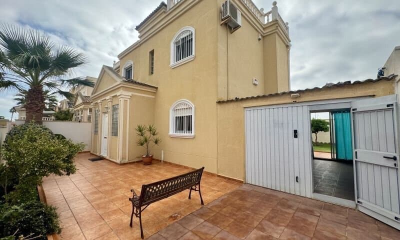 4-Bedroom Villa in Parque las Naciones, Torrevieja - 7