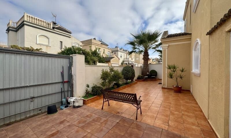 4-Bedroom Villa in Parque las Naciones, Torrevieja - 8