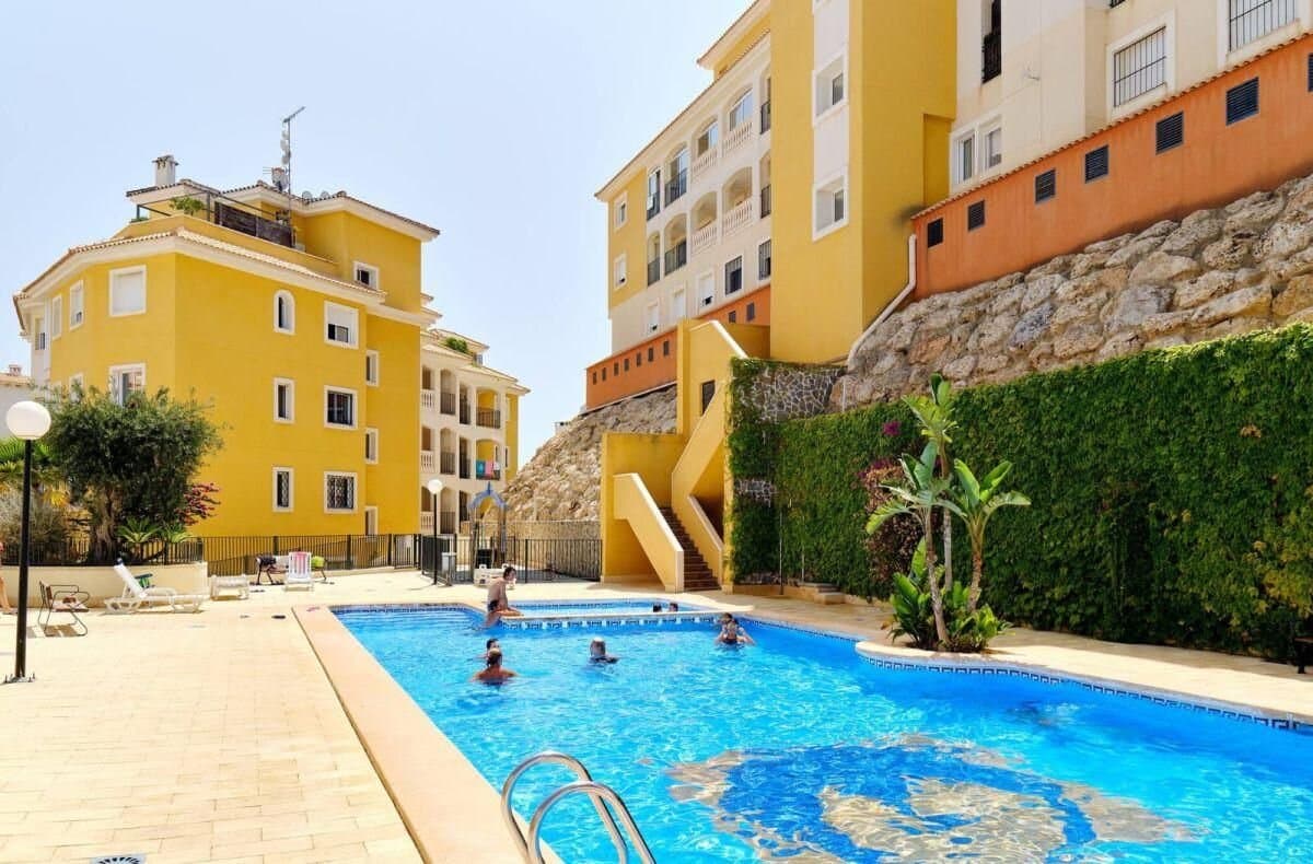 Apartamento de 3 Dormitorios en Altos de Campoamor, Orihuela Costa