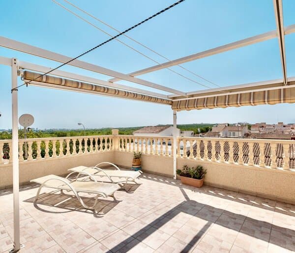 Casa de 3 Dormitorios en La Siesta - El Salado - Torreta, Torrevieja