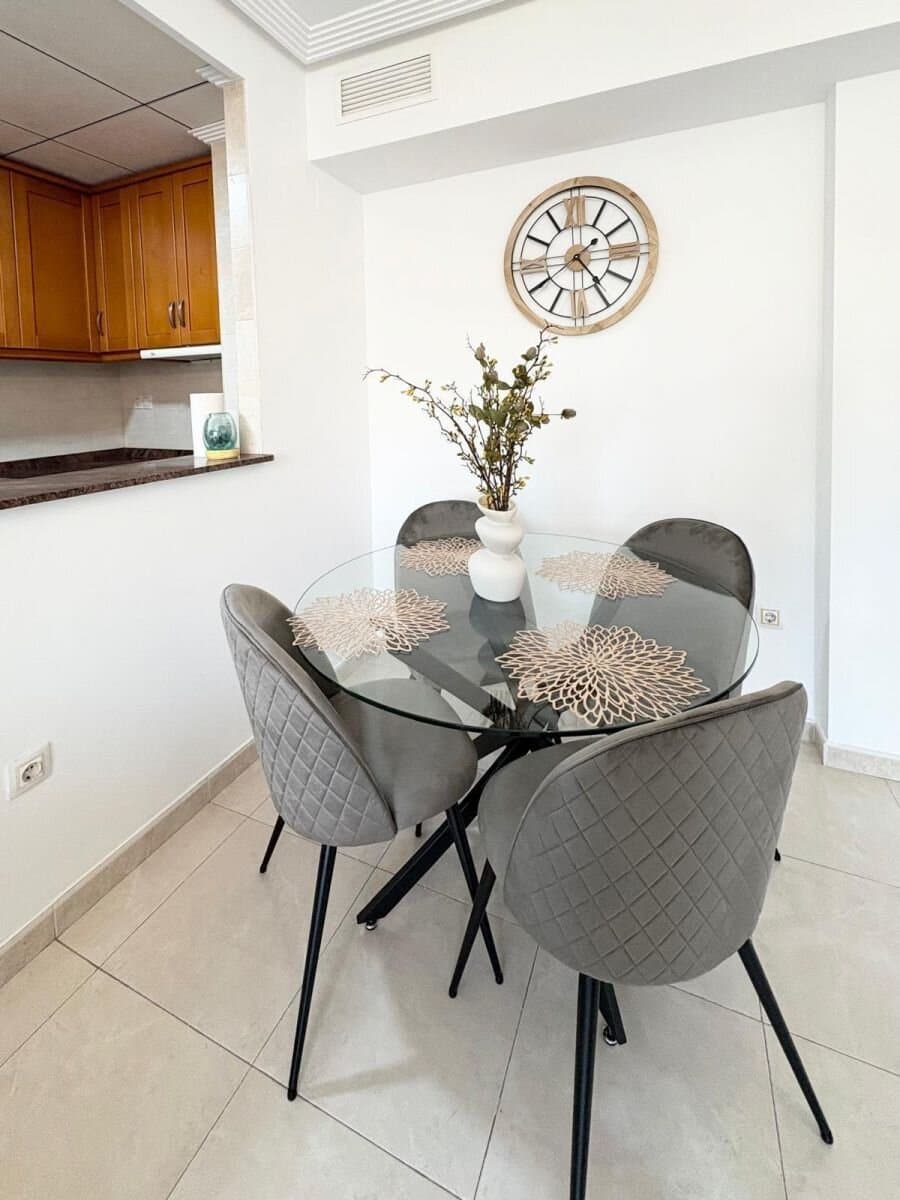 3-Bedroom Apartment in Torrevieja, Torrevieja - 2