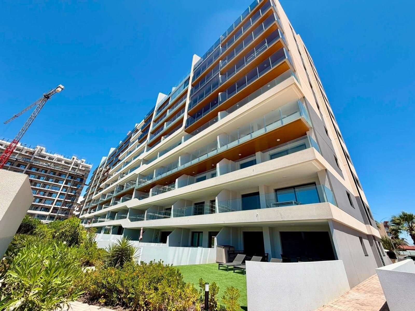 Apartamento de 2 Dormitorios en Punta Prima, Torrevieja - 24