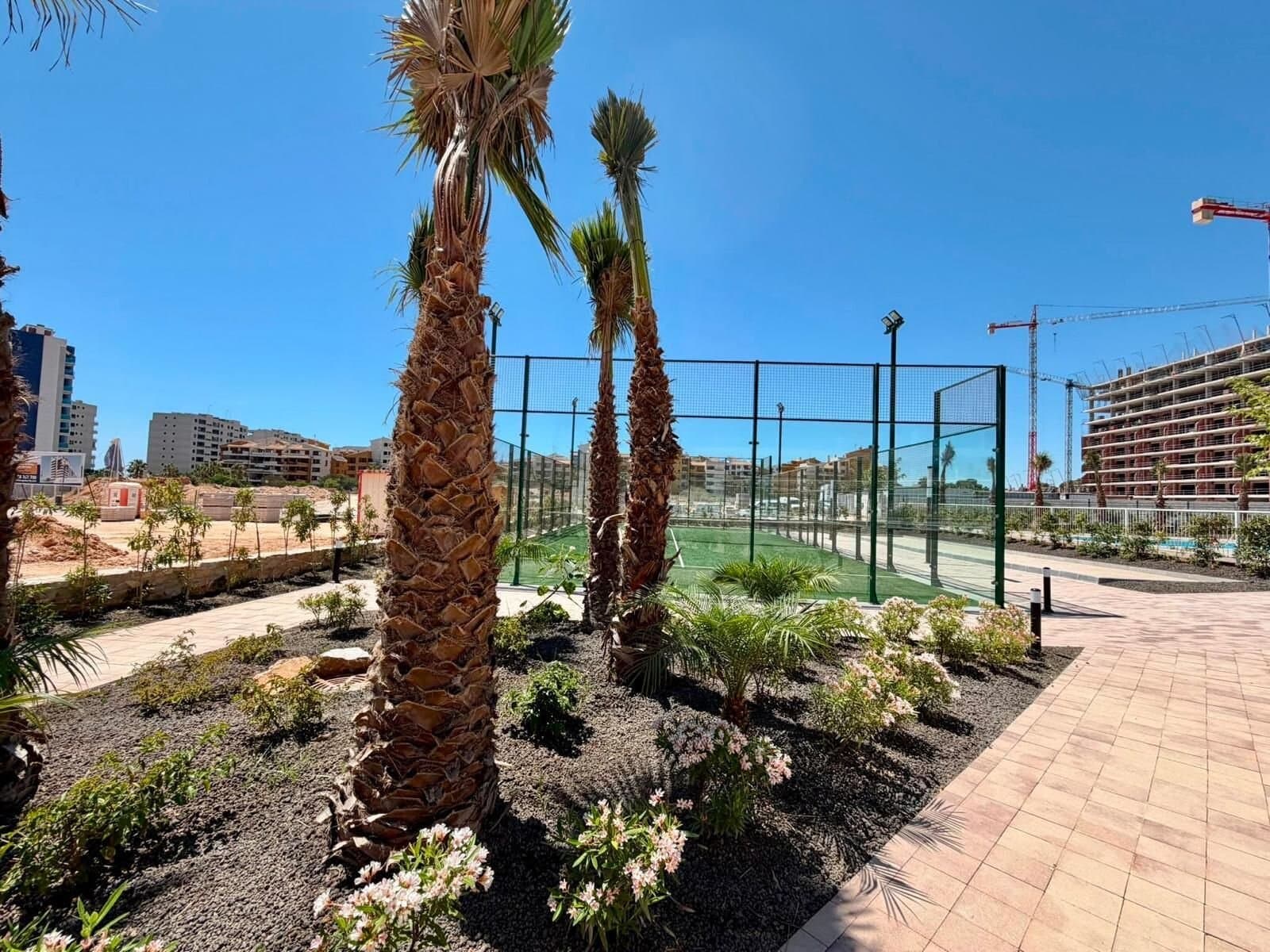 Apartamento de 2 Dormitorios en Punta Prima, Torrevieja - 28